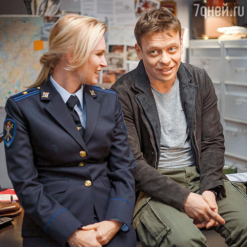 С Павлом Майковым в сериале «Девушки с Макаровым». 2021 г.