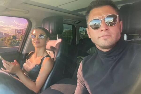 В самолет на ночь глядя: Прилучный улетел с женой из Москвы