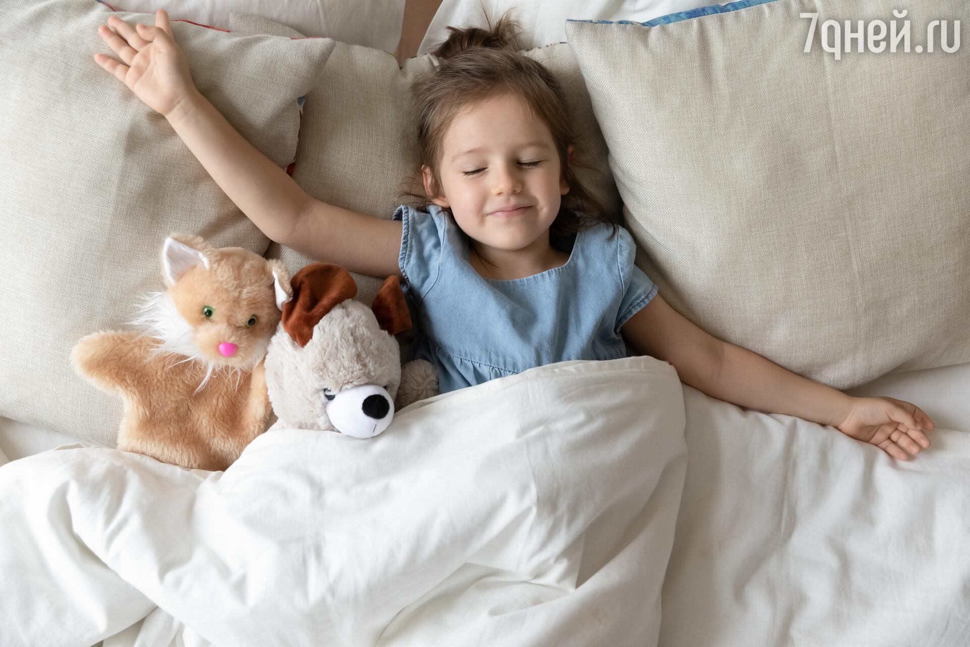 Сколько должен спать ребенок днем и до какого возраста нужен дневной сон