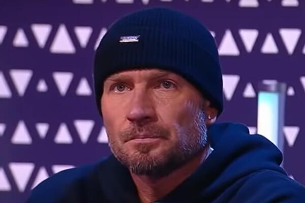 Костомаров покинул Россию? СМИ сообщили, что фигуриста забрали из больницы