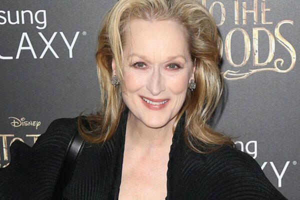 Мэрил Стрип запасается косметикой на целый год на «Оскарах»