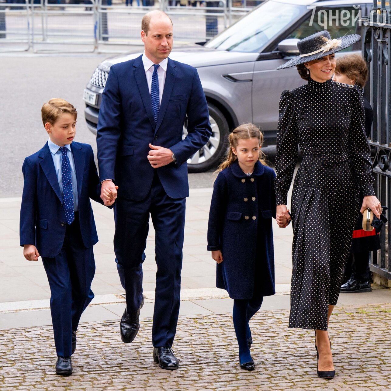 Кейт Миддлтон и принц Уильям с детьми - -фото
