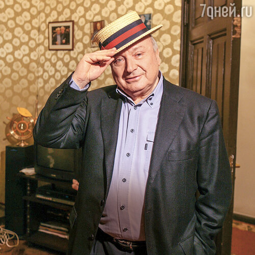 «В 90-х годах Жванецкий стал таким маститым и недосягаемым, что мы практически не общались. Писатель он гениальный, а человек, мягко выражаясь, сложный…» 2006 г.