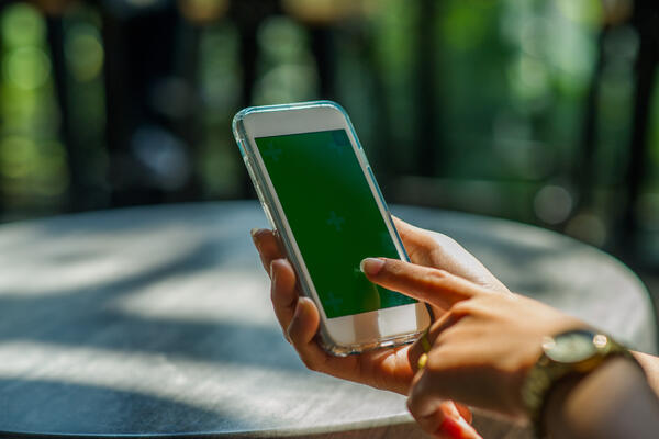 Как понять, что смартфон устарел и его пора менять — не дань моде, а насущная необходимость