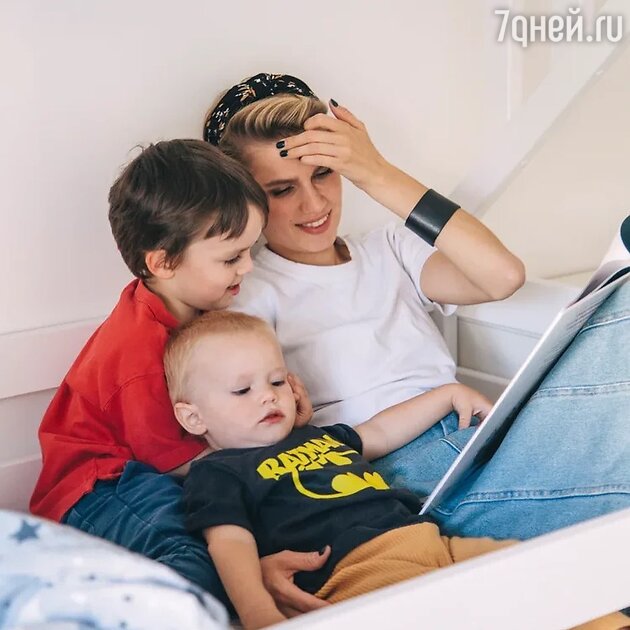 Дарья Мельникова с детьми — фото