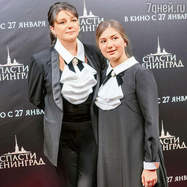 Анастасия Мельникова с дочкой Марией