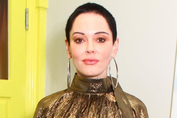 Роуз Макгоуэн продала свой дом, чтобы оплатить судебные издержки по делу Вайнштейна