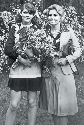 Алена Яковлева с мамой Кирой Яковлевой (Мачульской), 1977 год