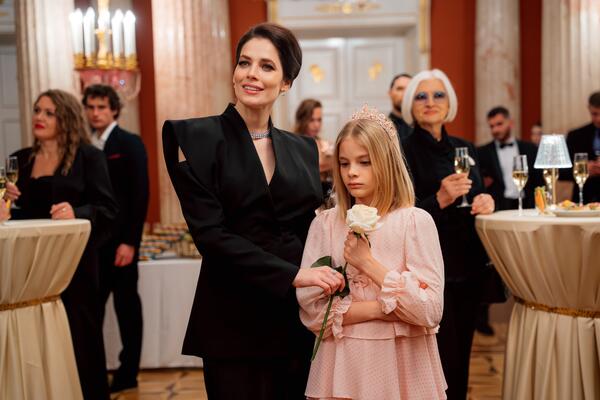 Цыганов, Снигирь и 10-летняя дочь Тимати: названа дата премьеры фильма «Дива» Анны Меликян