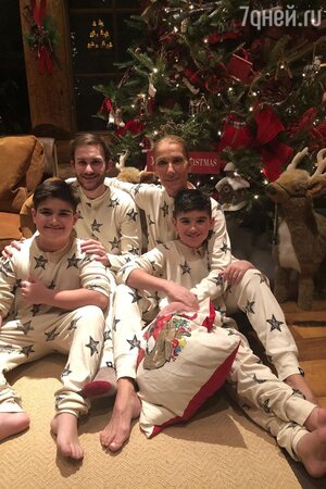 Селин Дион с сыновьями - фото