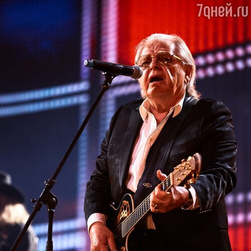 Юрий Антонов