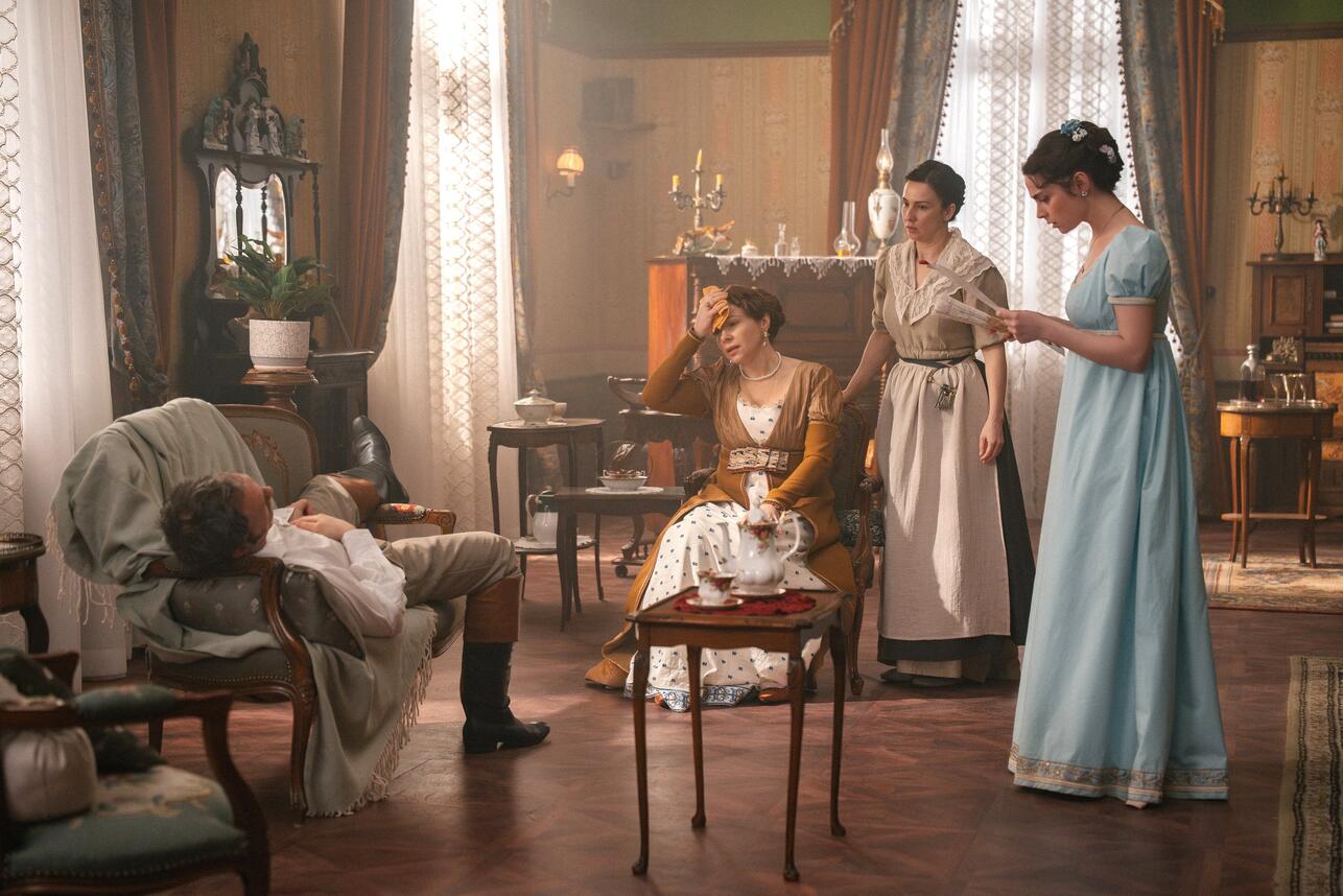 кадр из сериала «История его служанки», 2026 фото