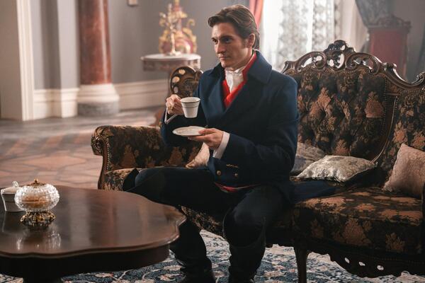 «Бриджертоны» по-русски: Матвей Лыков и Милана Бру сыграют главные роли в сериале «История его служанки»