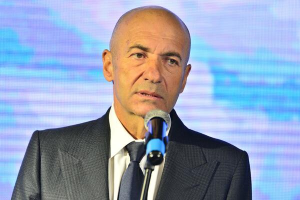 Крутой рассказал, как заманил Губина на «Новую волну» и сколько на этом заработал
