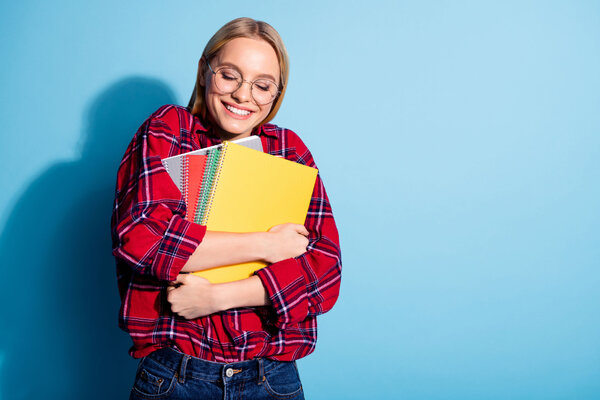 Трендовая вещь сезона – женская рубашка