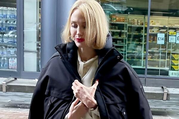 Худая и постаревшая: Анджелина Джоли появилась на съемках в Лондоне  