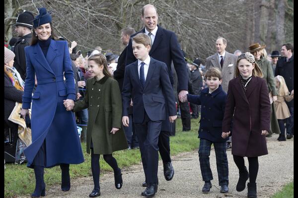 Кейт Миддлтон нашли замену: принц Уильям привел к детям другую женщину