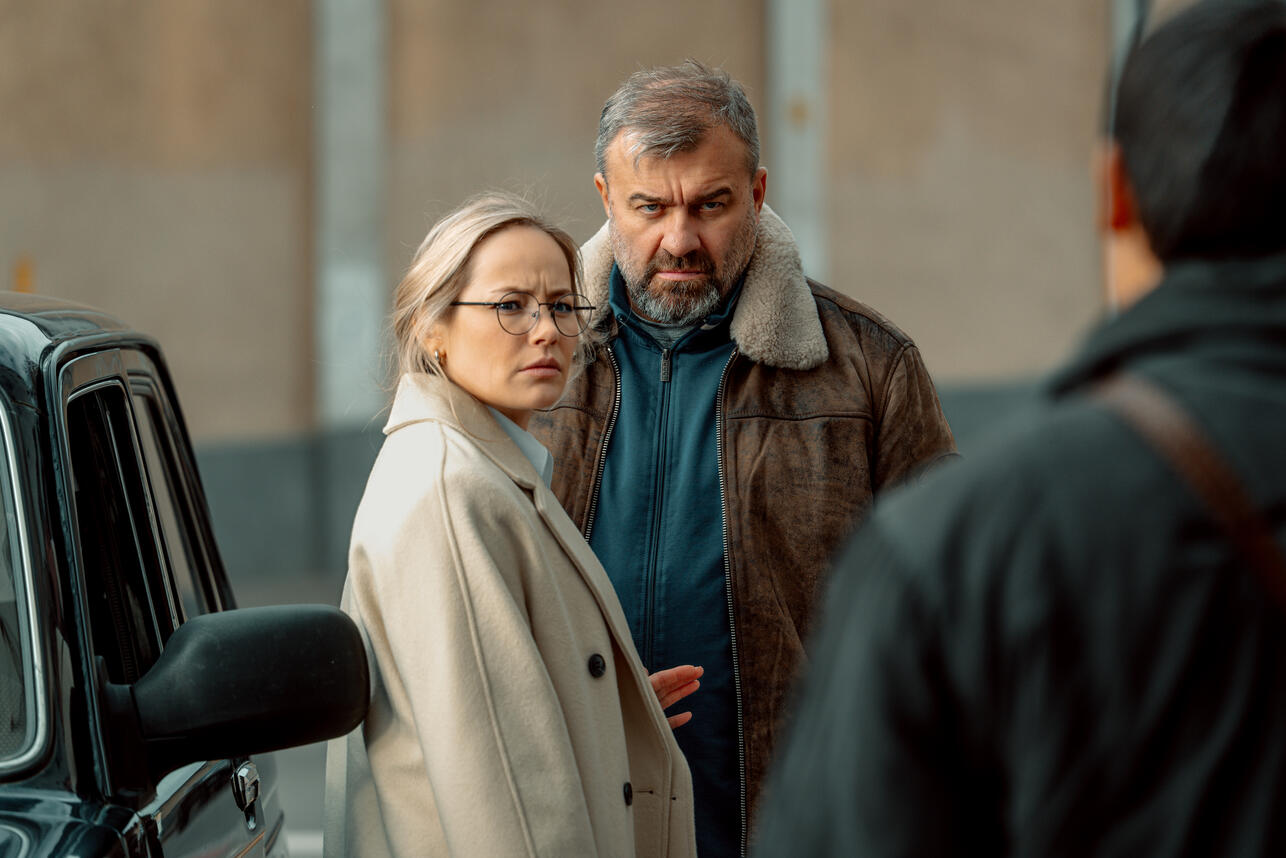 Зоя Бербер и Михаил Пореченков в сериале "Капитан Туман" фото