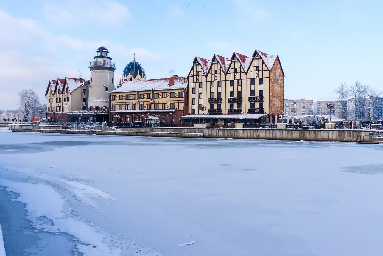 куда поехать на новогодние каникулы, короткие поездки на праздники, путешествия на 2-3 дня, куда съездить из России зимой, новогодние каникулы направления, короткий перелет из Москвы, поездки на выходные зимой, Казань Сочи Калининград зимой