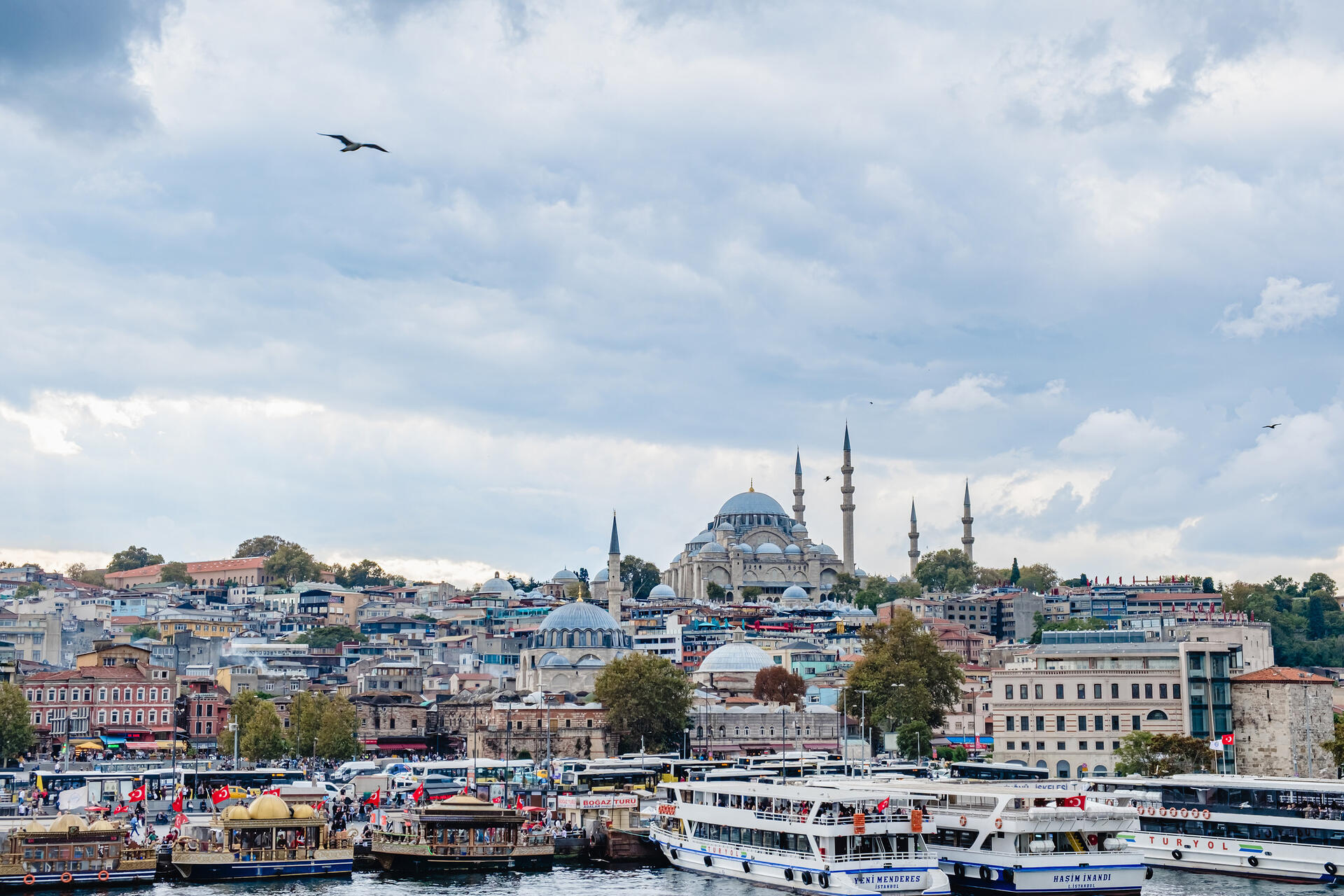 куда поехать на новогодние каникулы, короткие поездки на праздники, путешествия на 2-3 дня, куда съездить из России зимой, новогодние каникулы направления, короткий перелет из Москвы, поездки на выходные зимой, Казань Сочи Калининград зимой