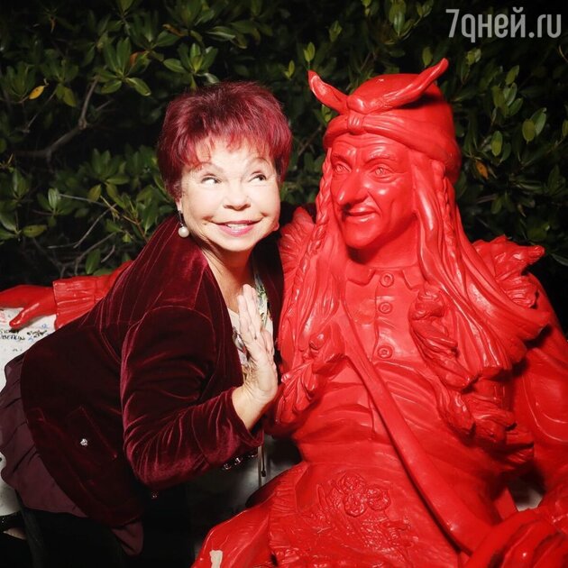 какую пластику делала королева наташа. 41. какую пластику делала королева наташа фото. какую пластику делала королева наташа-41. картинка какую пластику делала королева наташа. картинка 41. Российская певица Наталья Порывай, известна под псевдонимом Наташа Королева. Женщина имеет не только уникальный голос, но еще яркую внешность и неувядающую молодость. По мнению поклонников Наташа Королева до и после пластики выглядит одинаково, в то время как недоброжелатели утверждают, что ее внешность сильно изменилась в худшую сторону.