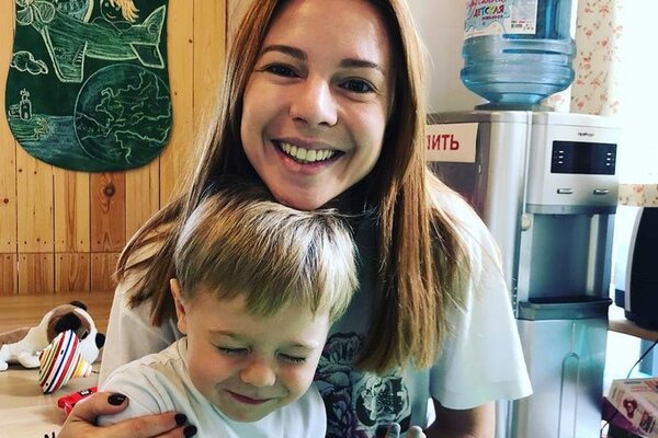 Смешное видео от Натальи Подольской: как выглядит ее 3-летний сын в штанах Владимира Преснякова?