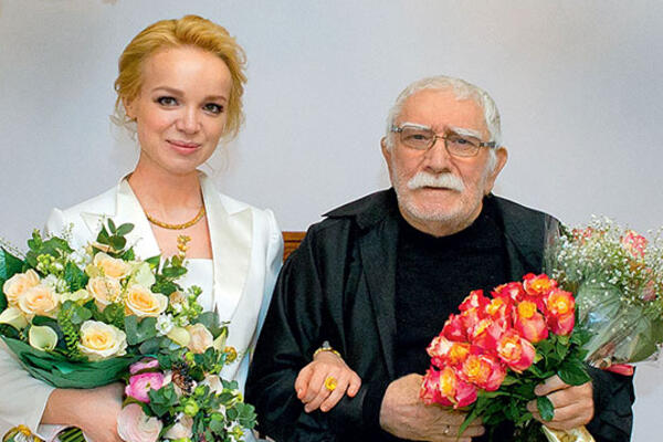 Армен Джигарханян и еще 7 знаменитостей, которые годятся своим женам в отцы