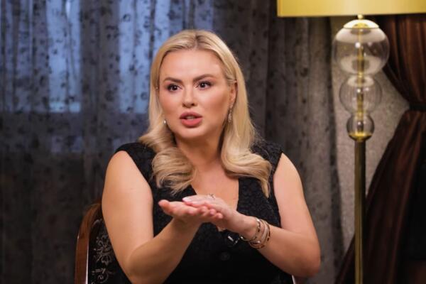 Семенович покинула дом, где жила с бойфрендом — даже диван увезла