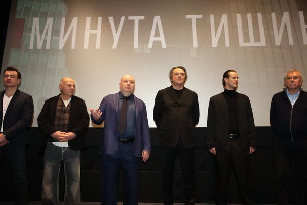 Эрнст с сияющей женой появились на премьере детективного сериала «Минута тишины»