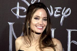 Анджелина Джоли снялась полностью обнаженной для глянца