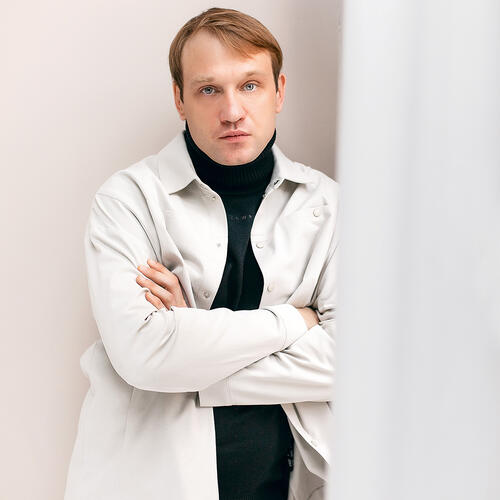 Мой мастер говорил: «Надо увлечься». И я всегда увлекался, и ролью, и проектом. Где-то достиг увлечения больше, где-то меньше