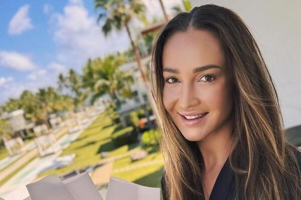 Бузова заговорила о новых отношениях: «Все думаю о тебе»