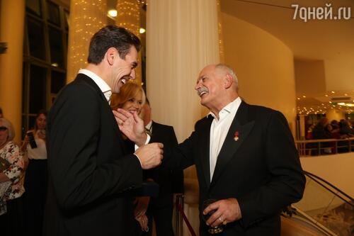 Никита Михалков, Дмитрий Дюжев с женой Татьяной