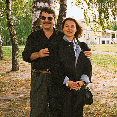Вскоре я вышла замуж за актера Маяковки Сашу Фатюшина. Они с Арменом были в хороших отношениях