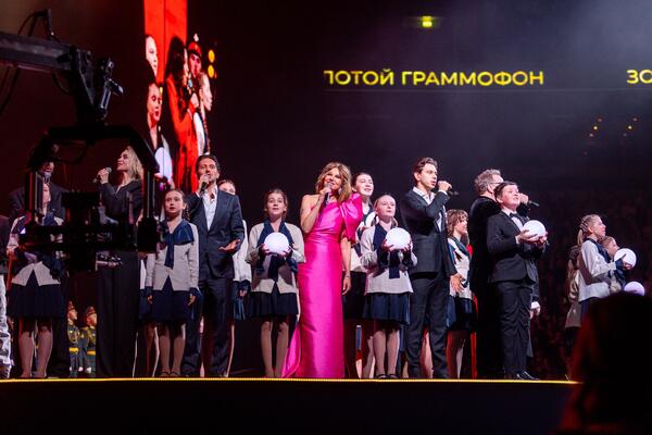 Елена Север и Артур Пирожков проведут «Золотой Граммофон» в Санкт-Петербурге