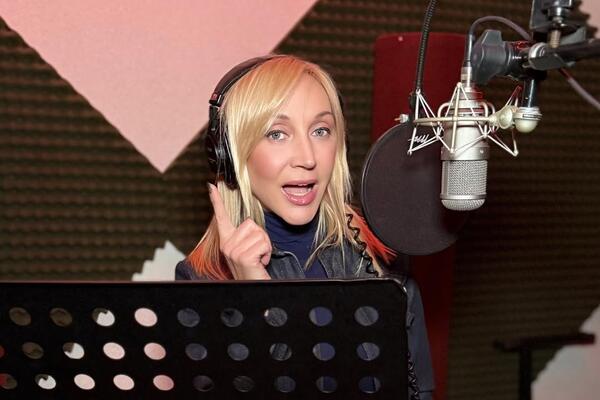 Орбакайте с мужем и дочкой пешком перешли границу &mdash; давно мечтали