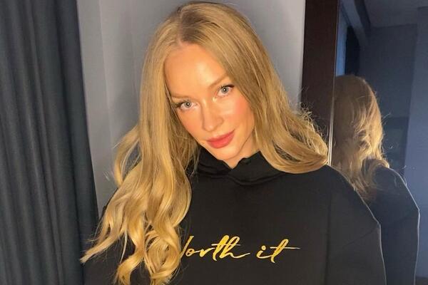 «Все позвонки пересчитала!»  Фанаты ахнули от вида экстремально худой Ходченковой