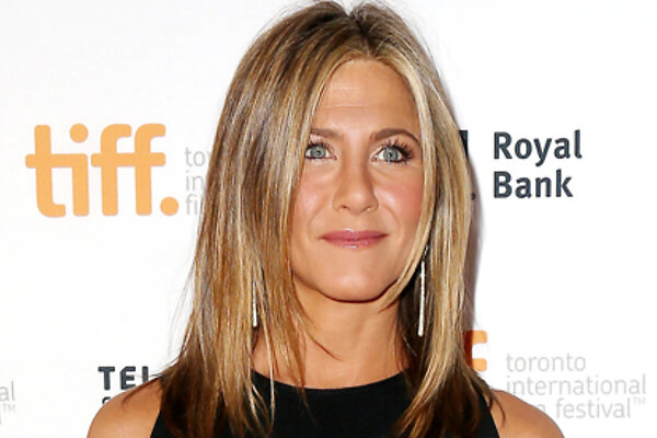 Дженнифер Энистон поклялась не делать пластических операций