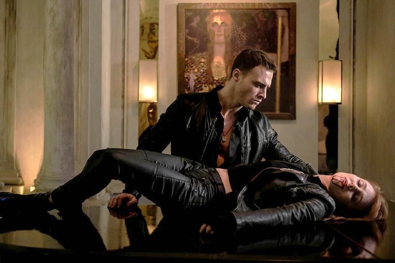 кадр из турецкого сериала «Безжизненные» фото