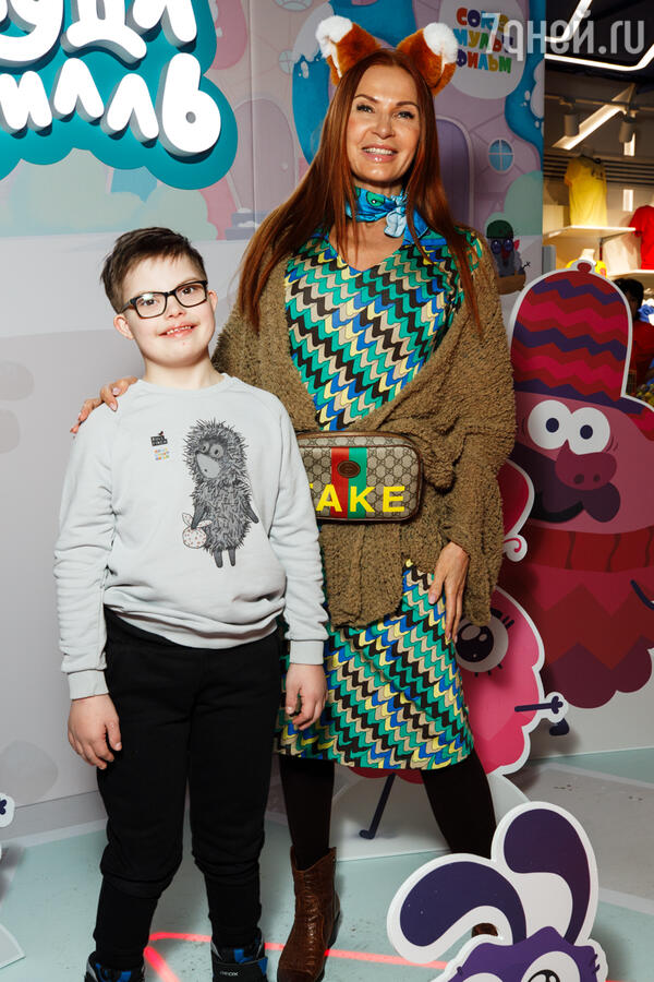 Эвелина Бледанс с сыном. Фото: пресс-служба «Союзмультфильма»