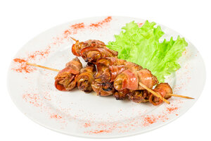 Рецепт от Семенович и Плотникова: куриные ножки в беконе