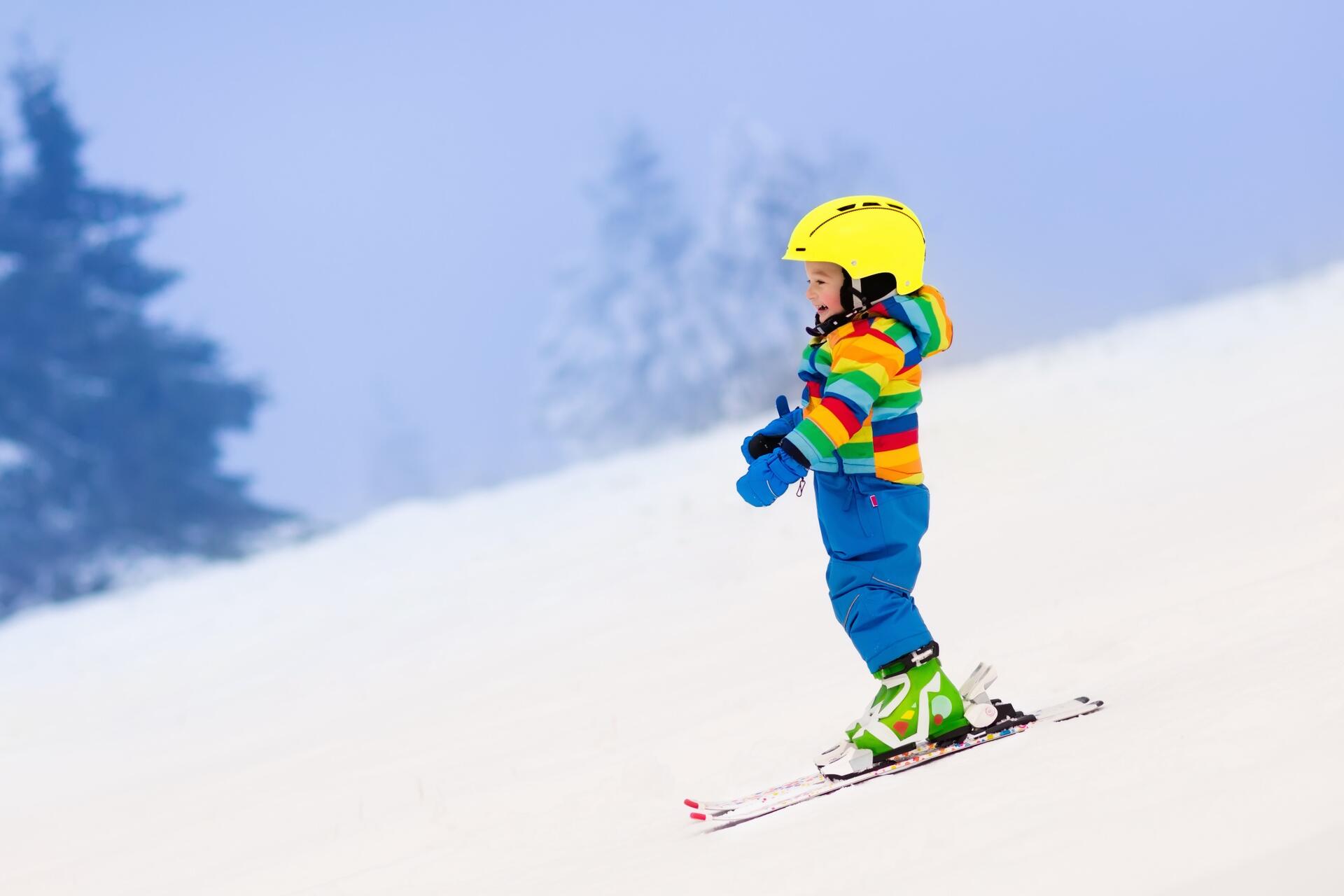 Как научить детей кататься на лыжах безопасно первый раз