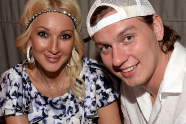 Неравный брак: у кого из знаменитых женщин молодые мужья