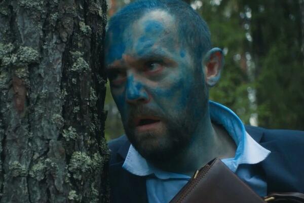 Денис Шведов портит детям жизнь. Рецензия на фильм «Поле чудес»