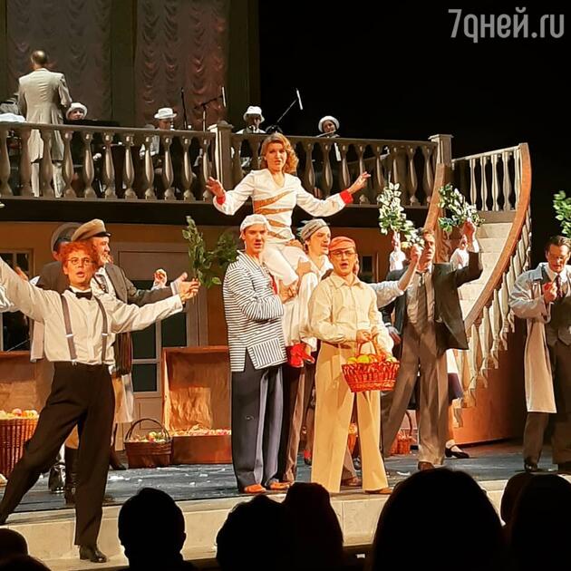 Красный моцарт спектакль о чем. Смотреть фото Красный моцарт спектакль о чем. Смотреть картинку Красный моцарт спектакль о чем. Картинка про Красный моцарт спектакль о чем. Фото Красный моцарт спектакль о чем
