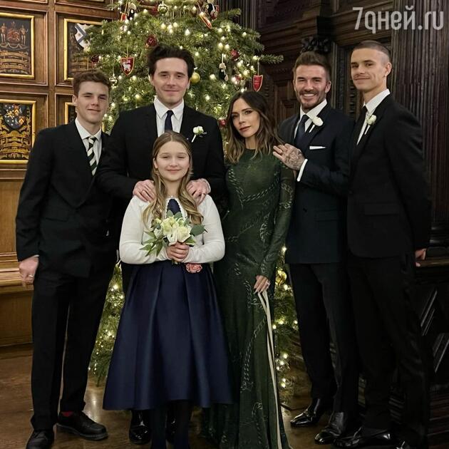 Виктория и Дэвид Бекхэм с детьми - фото