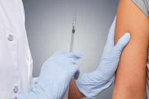 Названы сроки появления отечественной вакцины от коронавируса