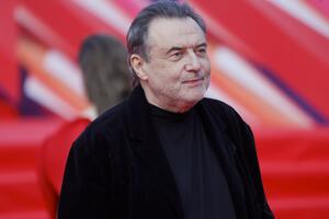 Алексей Учитель вывел на красную дорожку внебрачную дочку от бывшей студентки