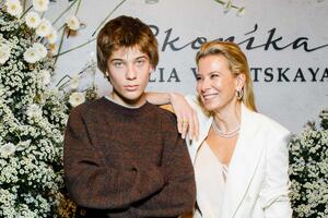 17-летний сын Юлии Высоцкой произвел фурор на модном показе