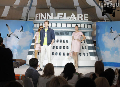 Показ Finn Flare